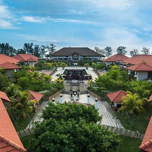 Tok Aman Bali Beach Resort @ Beachfront Kampong Ayer Tawar (Kelantan) Exterior photo