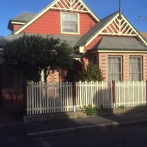 City Townhouse Walking Distance To City Launceston Exterior photo