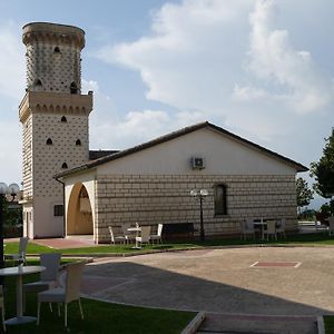 La Vecchia Torre San Nicola Manfredi Exterior photo