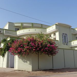 Royal Castle Rahim Yar Khan Exterior photo