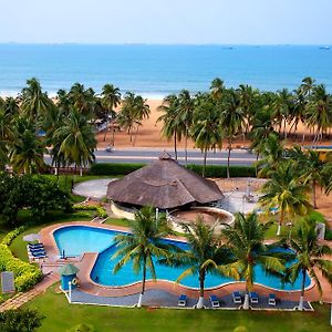 Hotel Ecole Lebenin Lomé Exterior photo