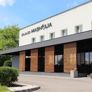 Zajazd Magnolia-Airport Modlin Pomiechówek Exterior photo