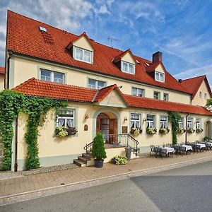 Brauereigasthof Zum Loewenbraeu Adelsdorf Exterior photo