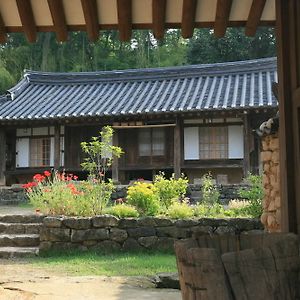 Yi Jin-Rae'S Historic House Boseong Exterior photo