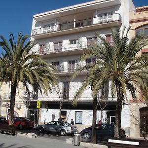 Hostal Residencia Celma Sant Carles de la Ràpita Exterior photo