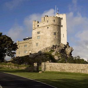 Roch Castle Exterior photo