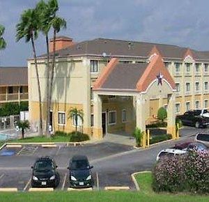 Super 8 By Wyndham Harlingen Tx Exterior photo