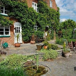 Old Ivy House Bed & Breakfast Nuneaton Exterior photo