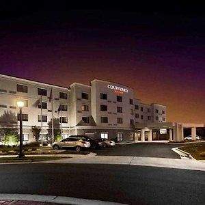 Courtyard By Marriott Salisbury Exterior photo