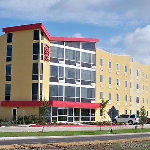 Red Roof Inn & Suites Beaumont Exterior photo