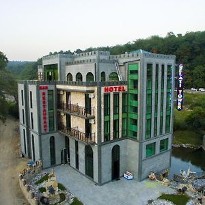 Gelati Tower Exterior photo