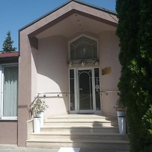 B&B Vila Bela Ruza Sremska Mitrovica Exterior photo