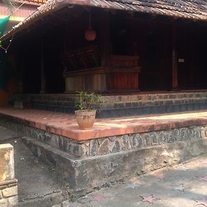 Thriphala Ayurveda Yogashram Thiruvananthapuram Exterior photo