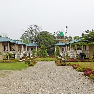 Tharu Mahal Sauraha Exterior photo