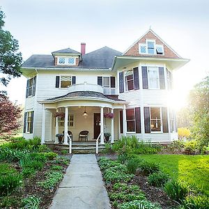 Quinta Rosa Estate Newfield Exterior photo