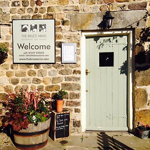 The Bruce Arms West Tanfield Exterior photo