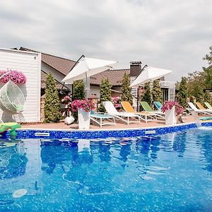 Hotel Complex Dacha Vinnytsia Exterior photo