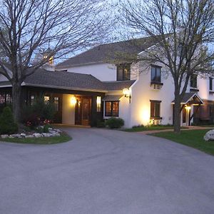 Settlement Courtyard Inn & Lavender Spa Fish Creek Exterior photo