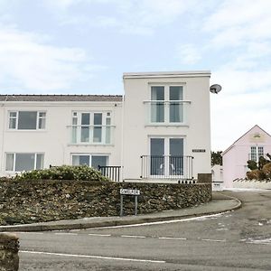 Harbour View Cemaes Bay Exterior photo