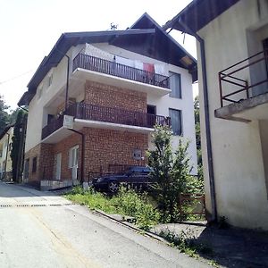 Hm - Konak Srebrenica Exterior photo