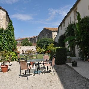 Hôtel du Donjon Aulnay (Charente-Maritime) Exterior photo