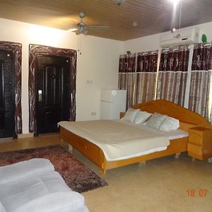 Nordik Palace Bed & Breakfast Tema Exterior photo