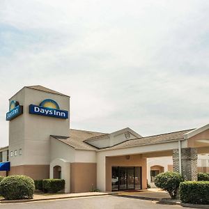 Days Inn By Wyndham Yadkinville Exterior photo