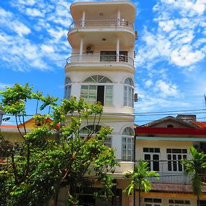 Nam Long Hotel Dong Hoi Exterior photo