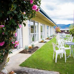 Alpenhorn Motel Te Anau Exterior photo