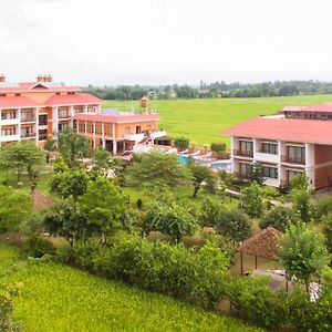 Landmark Forest Park Sauraha Exterior photo