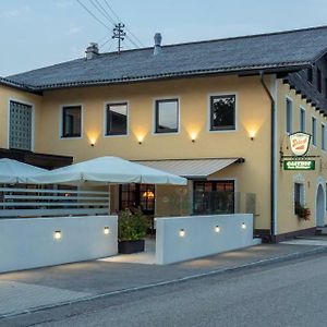 Gasthof Dickinger Bad Wimsbach-Neydharting Exterior photo