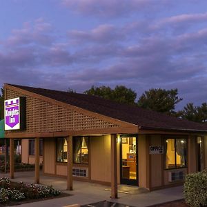 Americas Best Value Inn Martinsburg Exterior photo