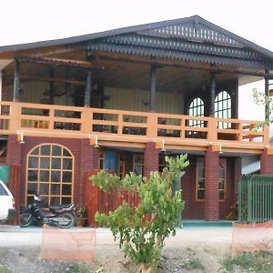 Shwe Pauk Pin Inthar House Nyaung Shwe Exterior photo