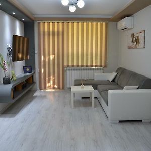 Luxury Apartment Near Varna, Located In Targovishte Targovishte (Targovishte) Exterior photo