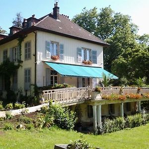 Chambres d'hôtes Le Petit Roche Arc-et-Senans Exterior photo