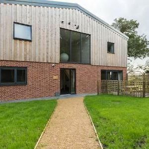 Oak & Hazel, Heath Row Barn Overton (Hampshire) Exterior photo