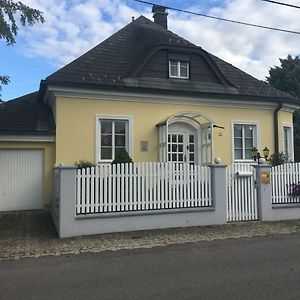 Haus In Idyllischer Lage Viena Exterior photo