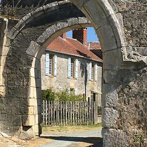 Le Vieux Château de Saint Martin-Lars Saint-Martin-Lars-en-Sainte-Hermine Exterior photo