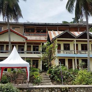 Sibayak Guesthouse Tuktuk Siadong Exterior photo