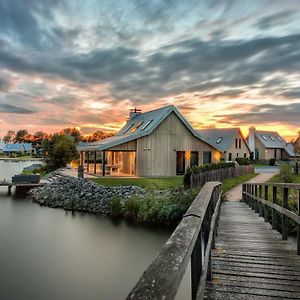 Waterrijk Oesterdam Resort Villas Tholen Exterior photo