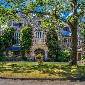 The Castle At Skylands Manor Ringwood Exterior photo