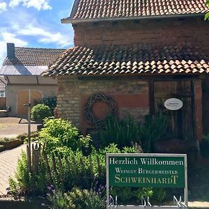 Heinrichs Winery Bed & Breakfast Langenlonsheim Exterior photo