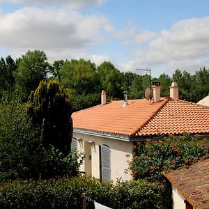 Maison d'hôtes LE LAVOIR Fontaines (Pays de la Loire) Exterior photo