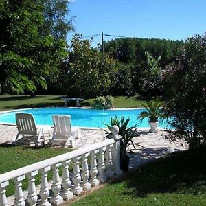 Chambre d'Hôtes bleue Saint-Nicolas-de-la-Grave Exterior photo