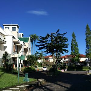 Villa Tamie Bumi Ciherang Cipanas (Bogor) Exterior photo