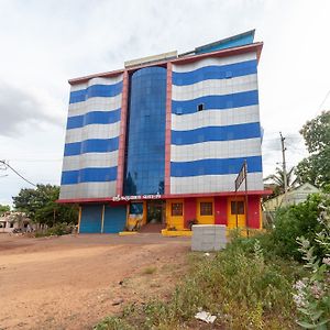 Oyo 15663 Sri Karuna Residency Thanjavur Exterior photo