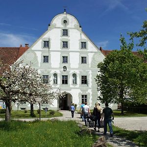 Zentrum Fuer Umwelt Und Kultur - Gaestehaus Und Jugendbildungseinrichtung Im Maierhof Benediktbeuern Exterior photo