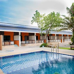 Staychill Resort Uttaradit Exterior photo