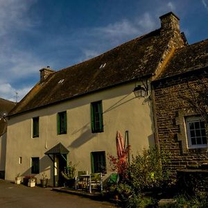 Auberge Le Canard Qui Rit Plélauff Exterior photo