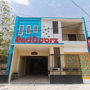 Reddoorz Syariah Near Politeknik Negeri Madiun Exterior photo